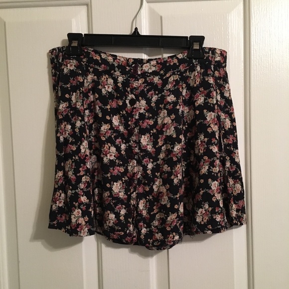 Button Through Black Floral Skirt - Picture 2 of 7